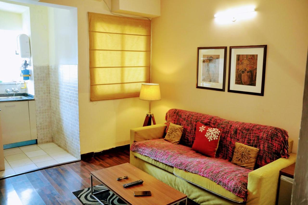 Studio Apartment with Green lawns Noida Buitenkant foto