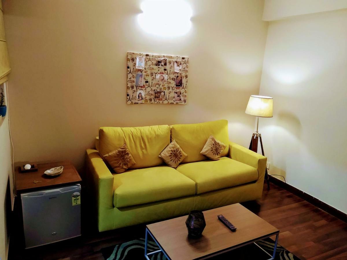 Studio Apartment with Green lawns Noida Buitenkant foto